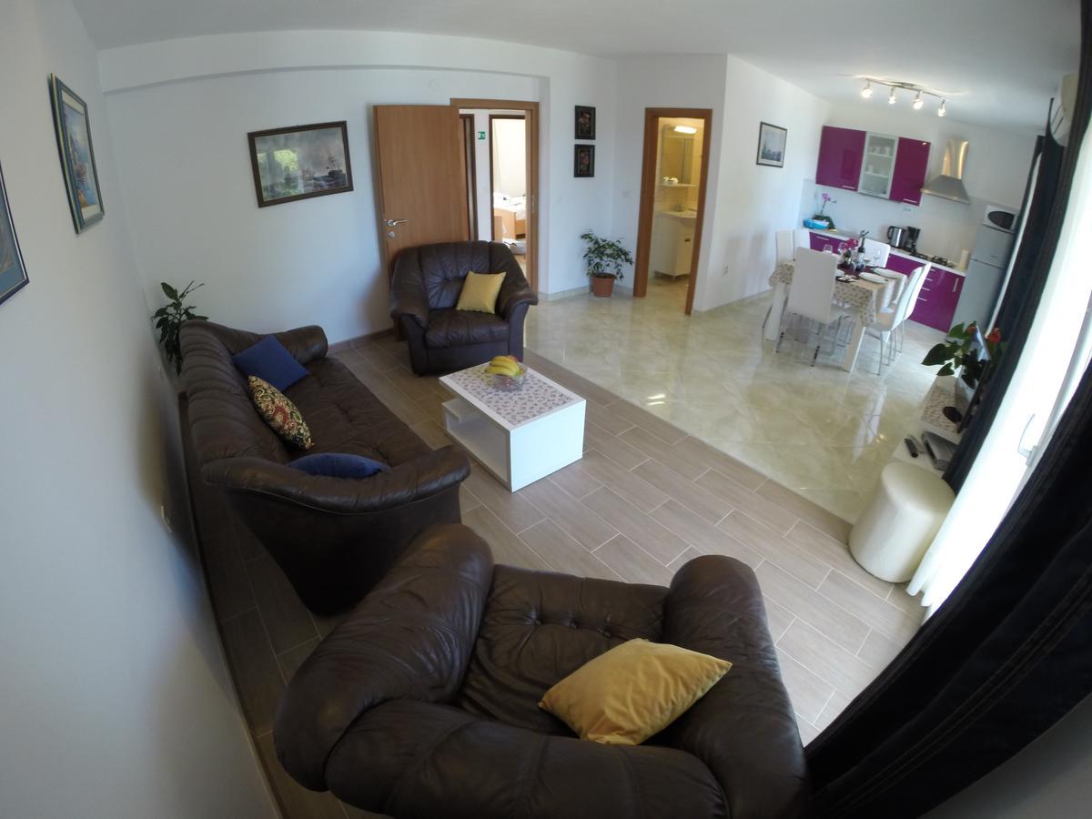 Apartment A. Zizic 斯拉汀 外观 照片
